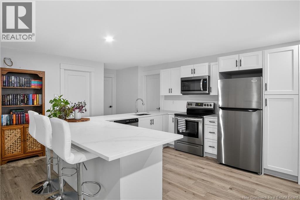 8 BLENHEIM DRIVE - 38