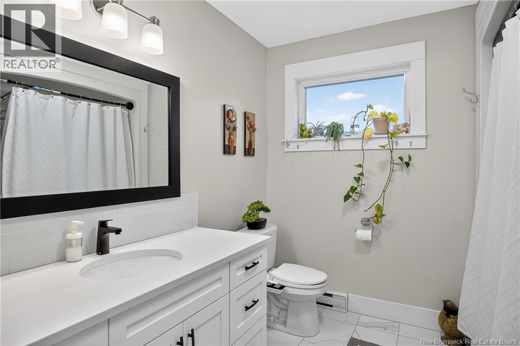 8 BLENHEIM DRIVE - 27