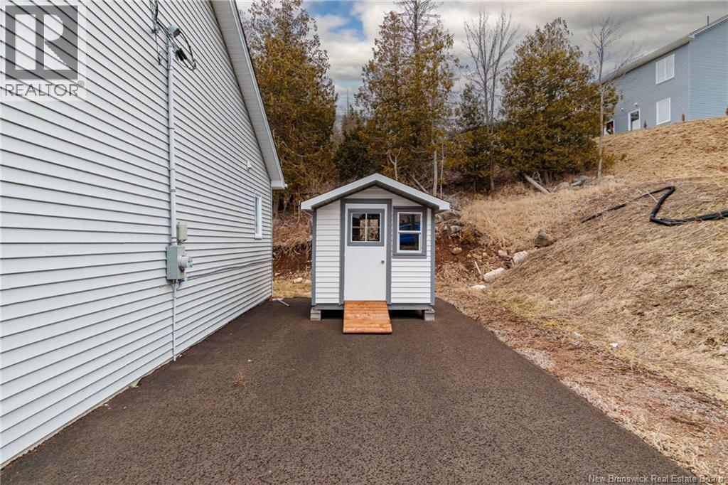 8 BLENHEIM DRIVE - 47