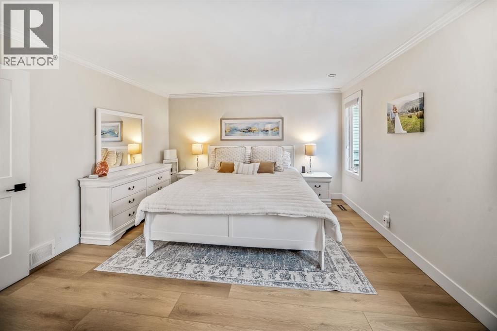 76 STRADBROOKE WAY SW - 29