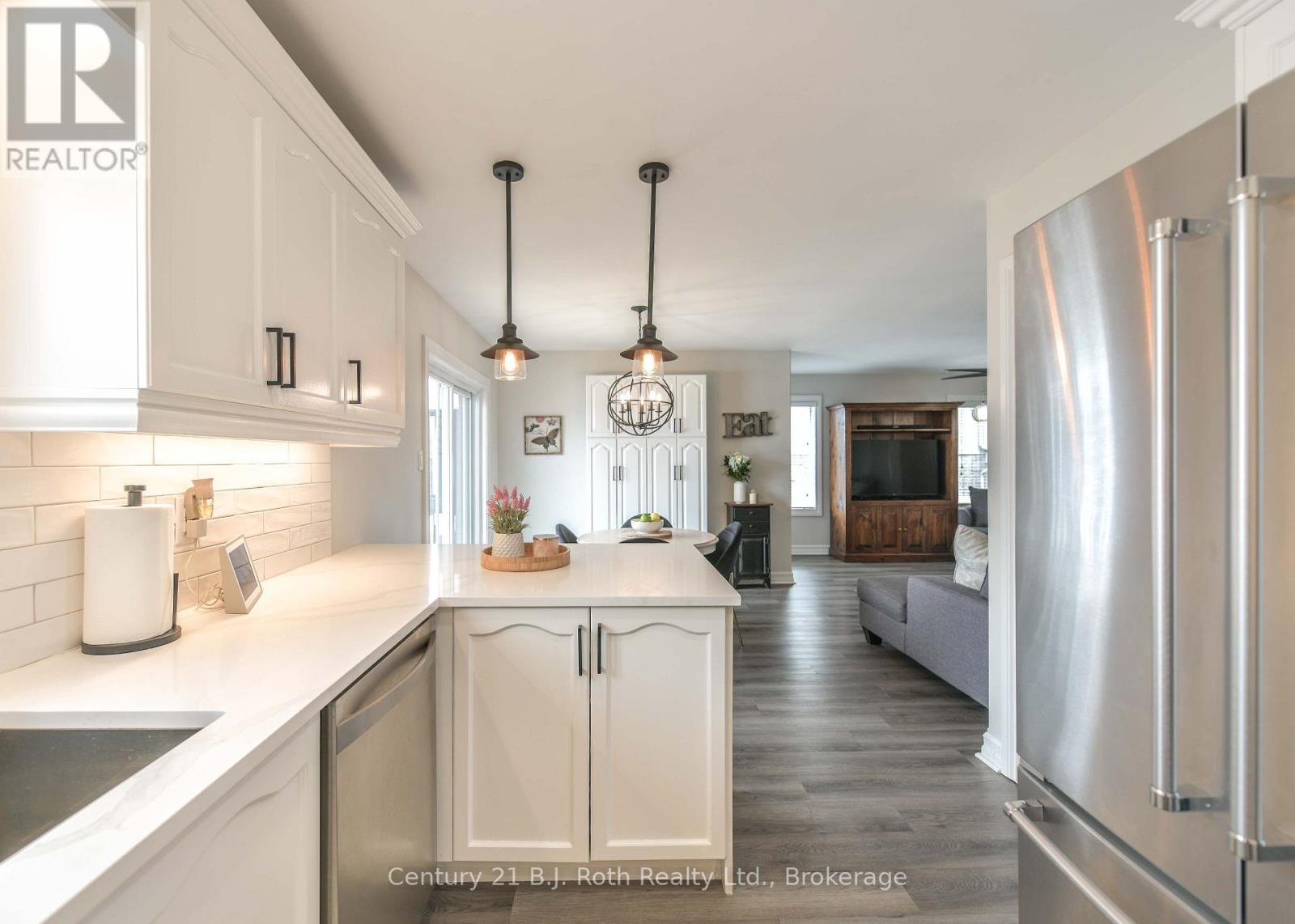 3188 BASS LAKE SIDE ROAD E - 22