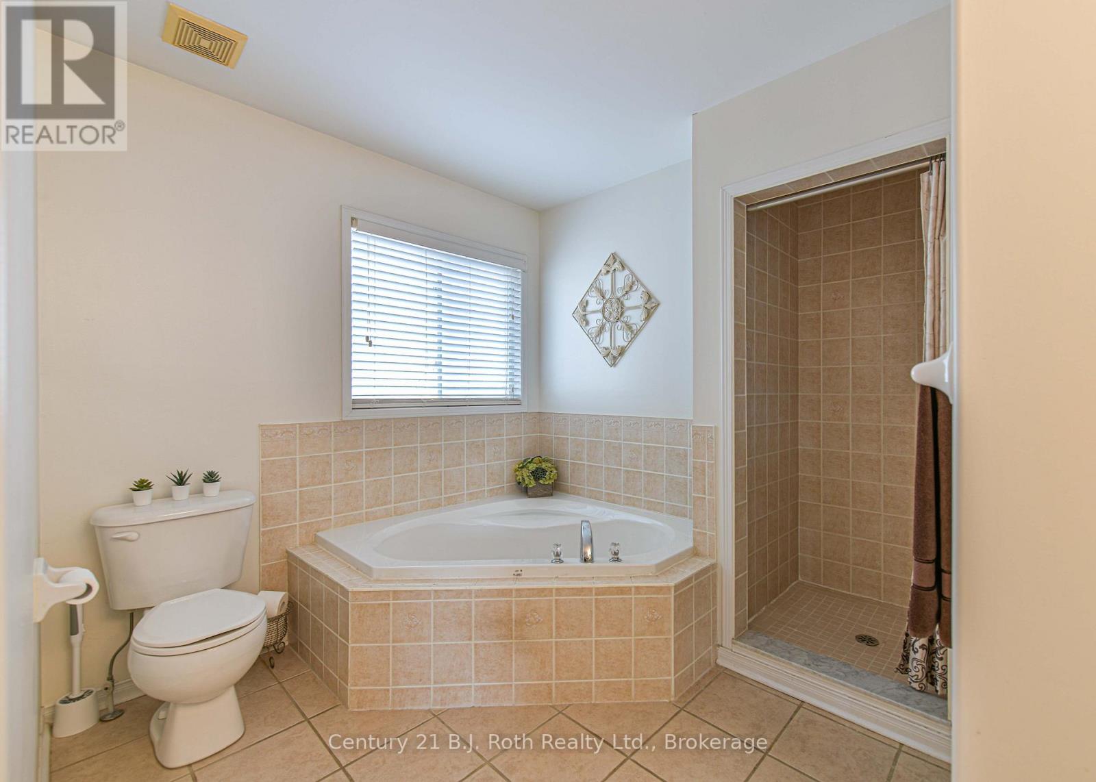 3188 BASS LAKE SIDE ROAD E - 32