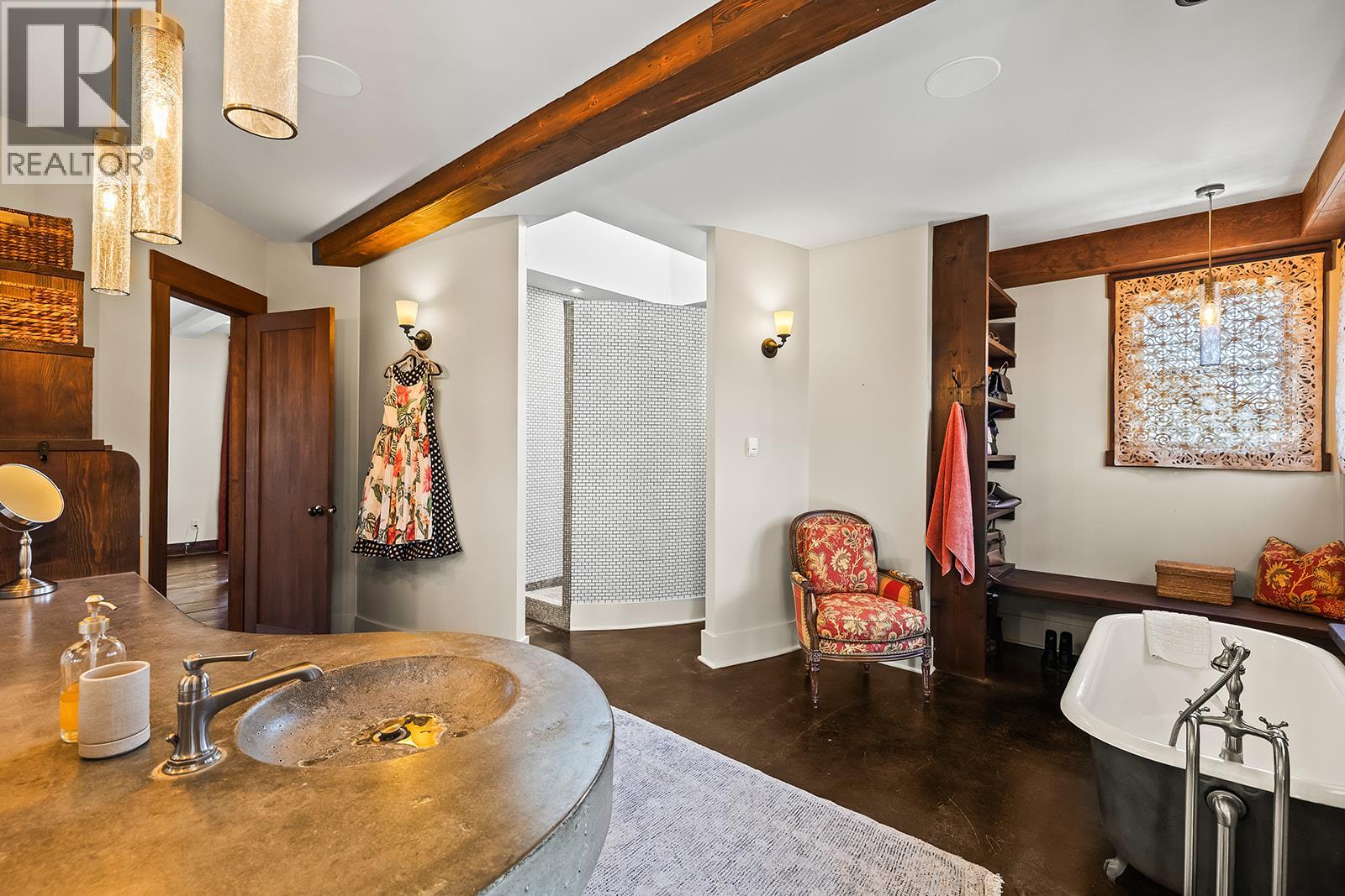 2673 Bath Street, Kelowna