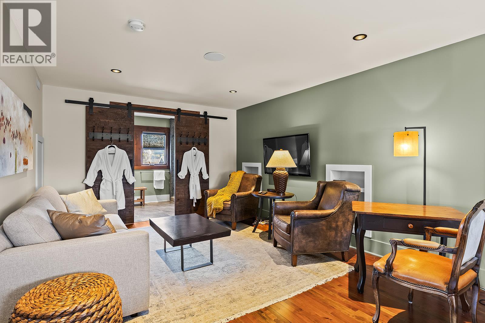 2673 Bath Street, Kelowna