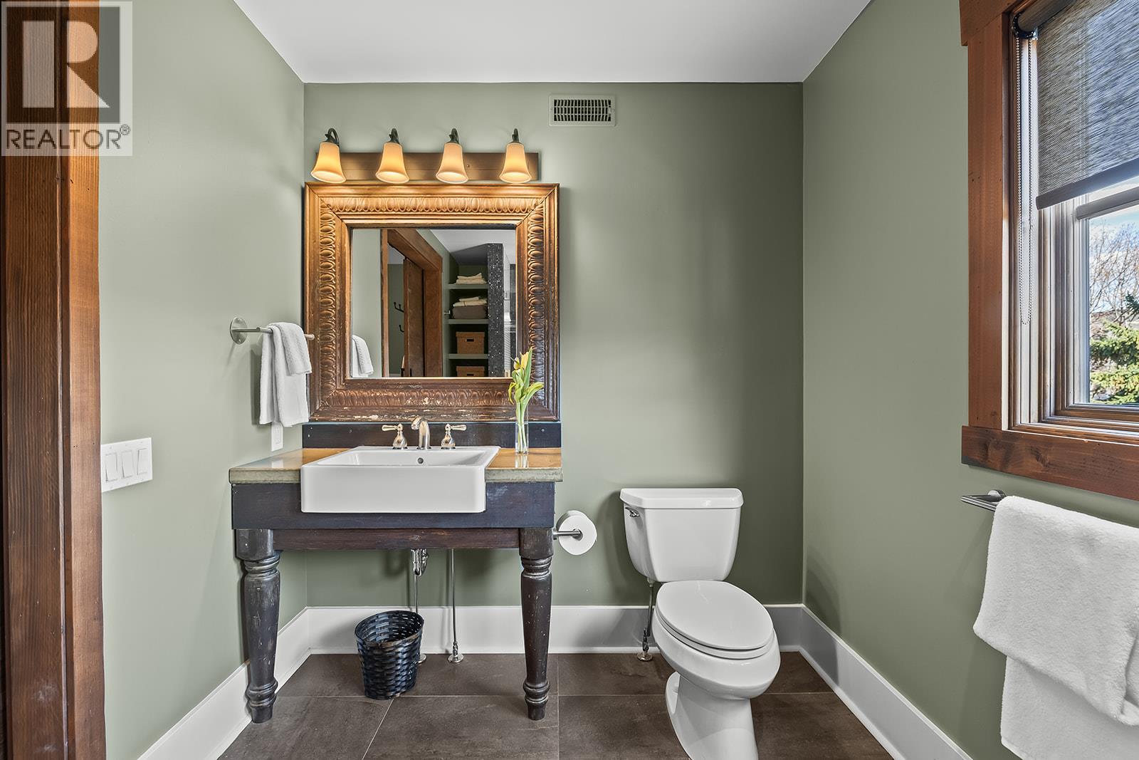 2673 Bath Street, Kelowna