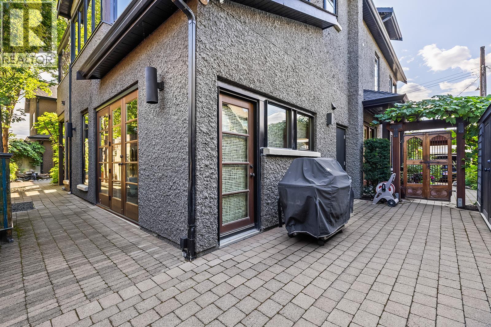 2673 Bath Street, Kelowna