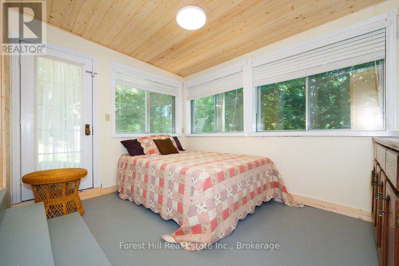 1289 DELBROOKE ROAD S - 38