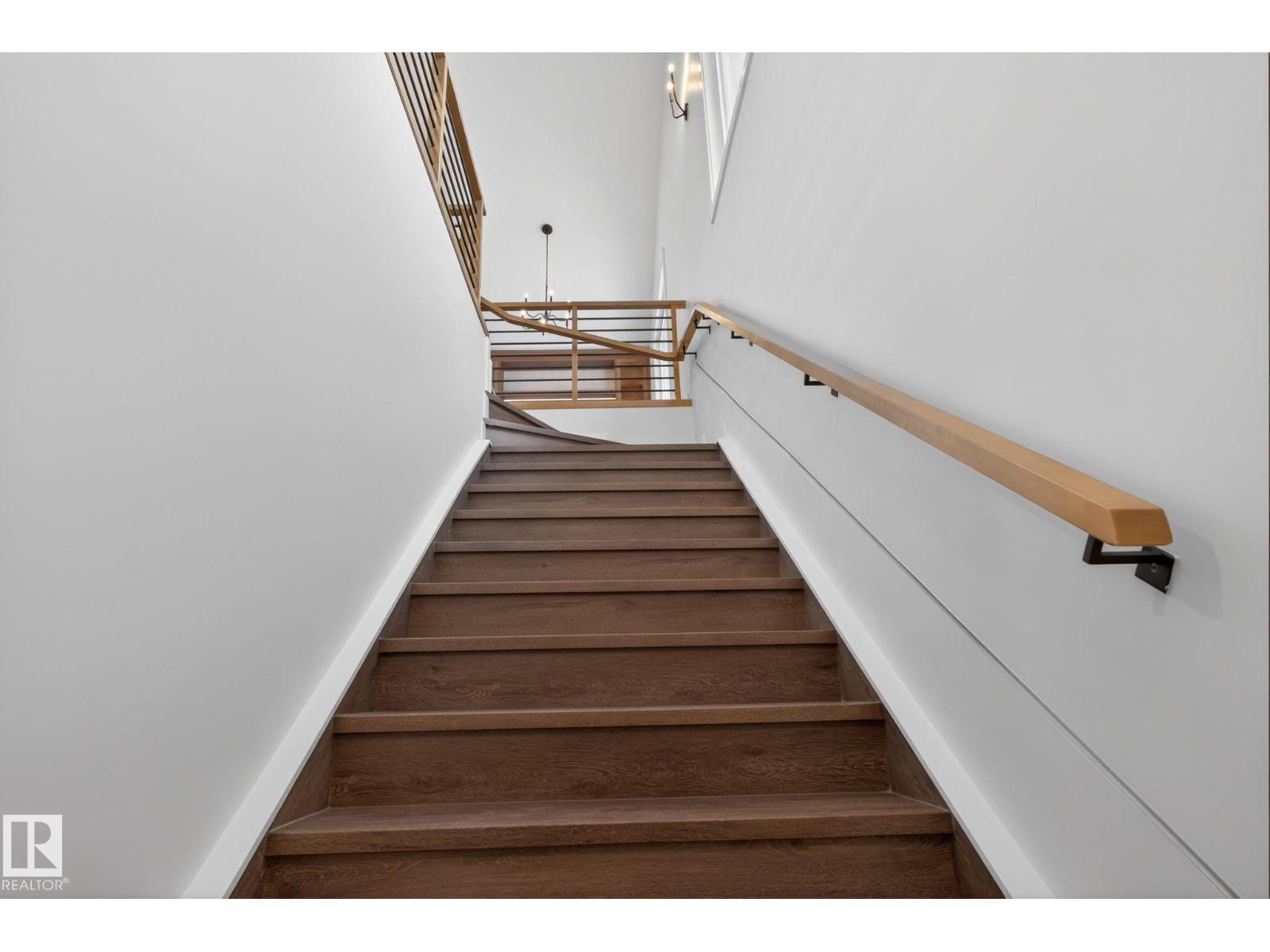 1129 GYRFALCON CR NW, Edmonton