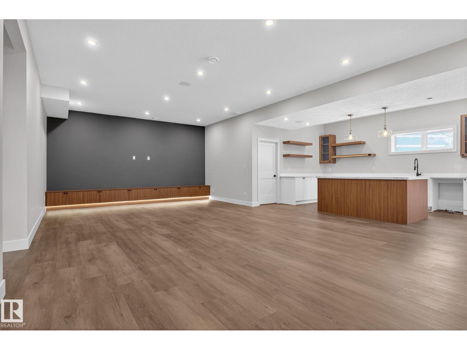 1129 GYRFALCON CR NW, Edmonton