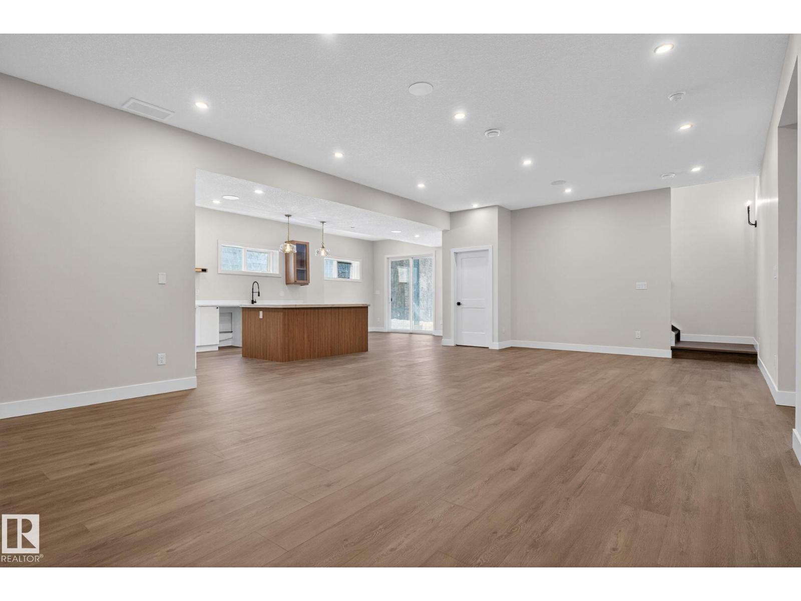 1129 GYRFALCON CR NW, Edmonton