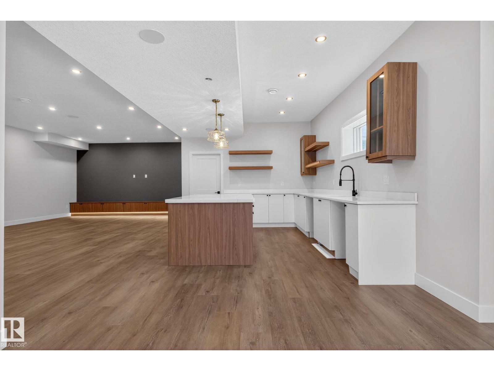 1129 GYRFALCON CR NW, Edmonton