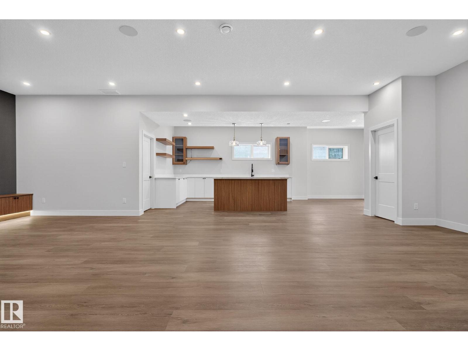 1129 GYRFALCON CR NW, Edmonton