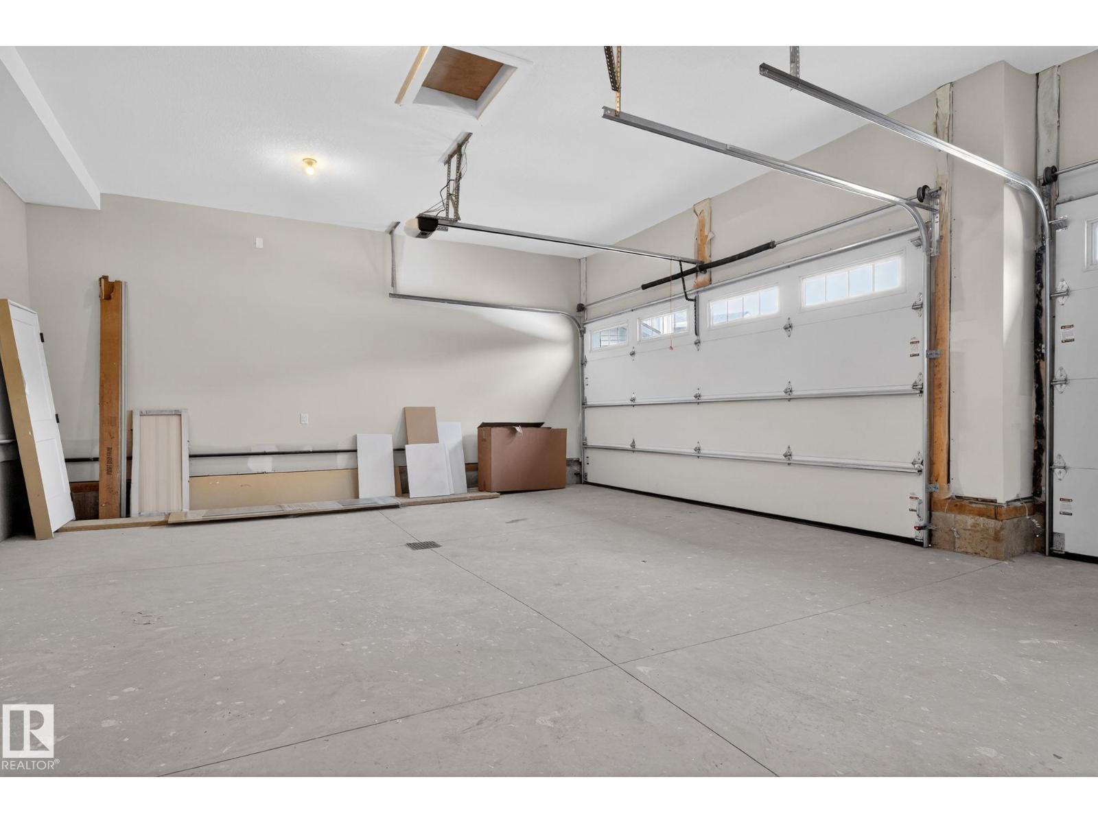 1129 GYRFALCON CR NW, Edmonton