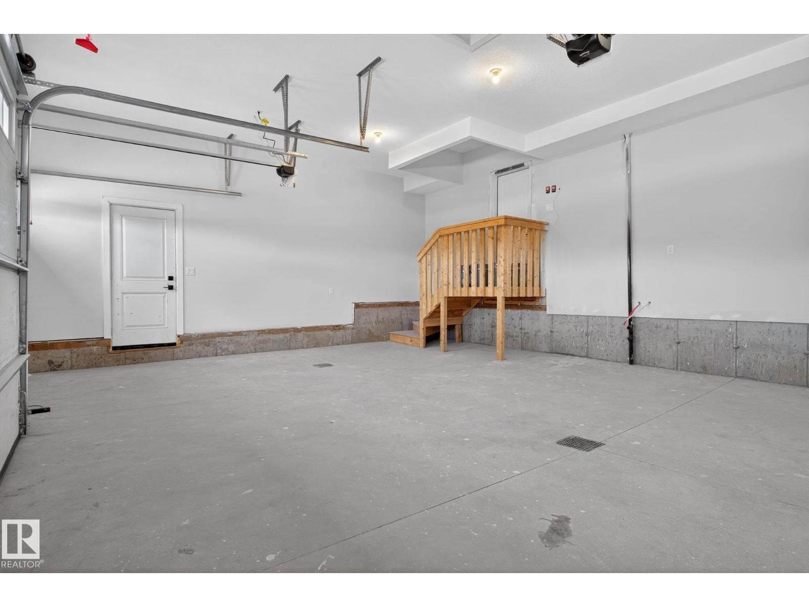 1129 GYRFALCON CR NW, Edmonton