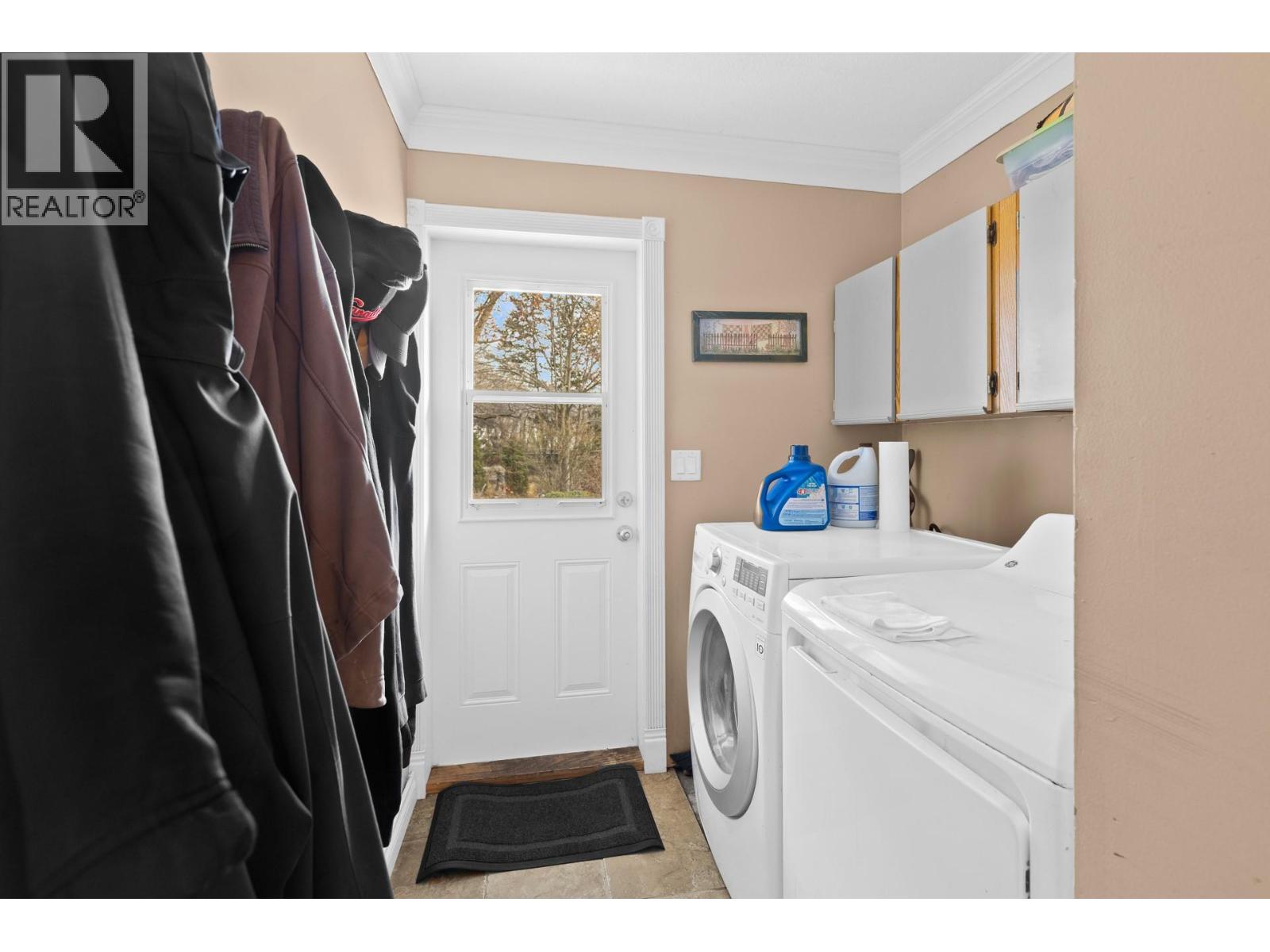 171 Snowsell North Street, Kelowna