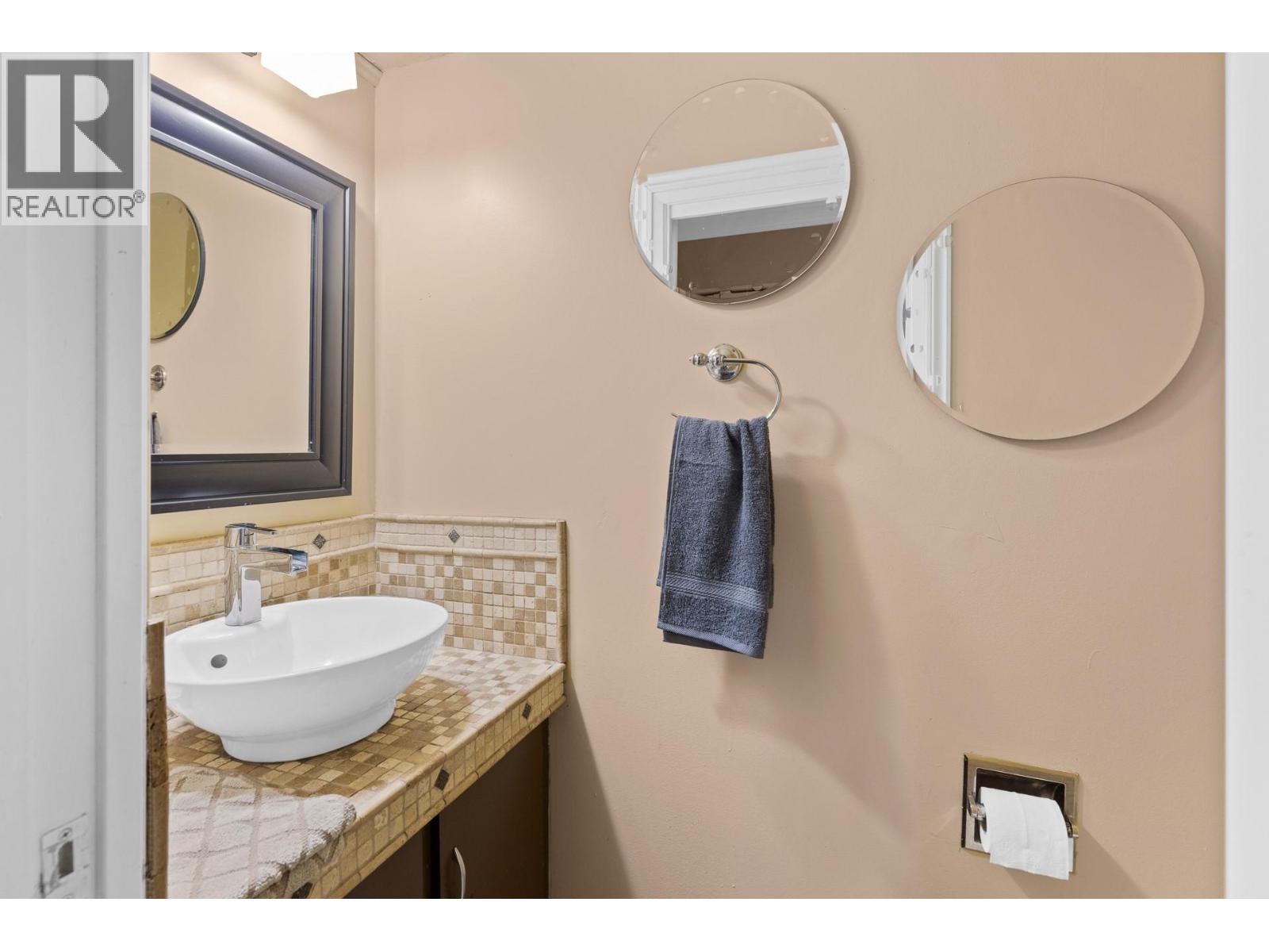 171 Snowsell North Street, Kelowna