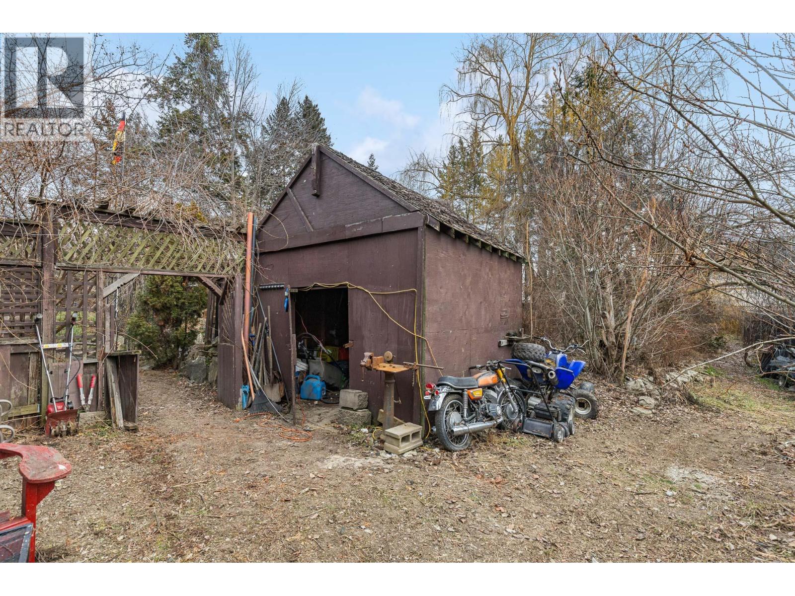 171 Snowsell North Street, Kelowna