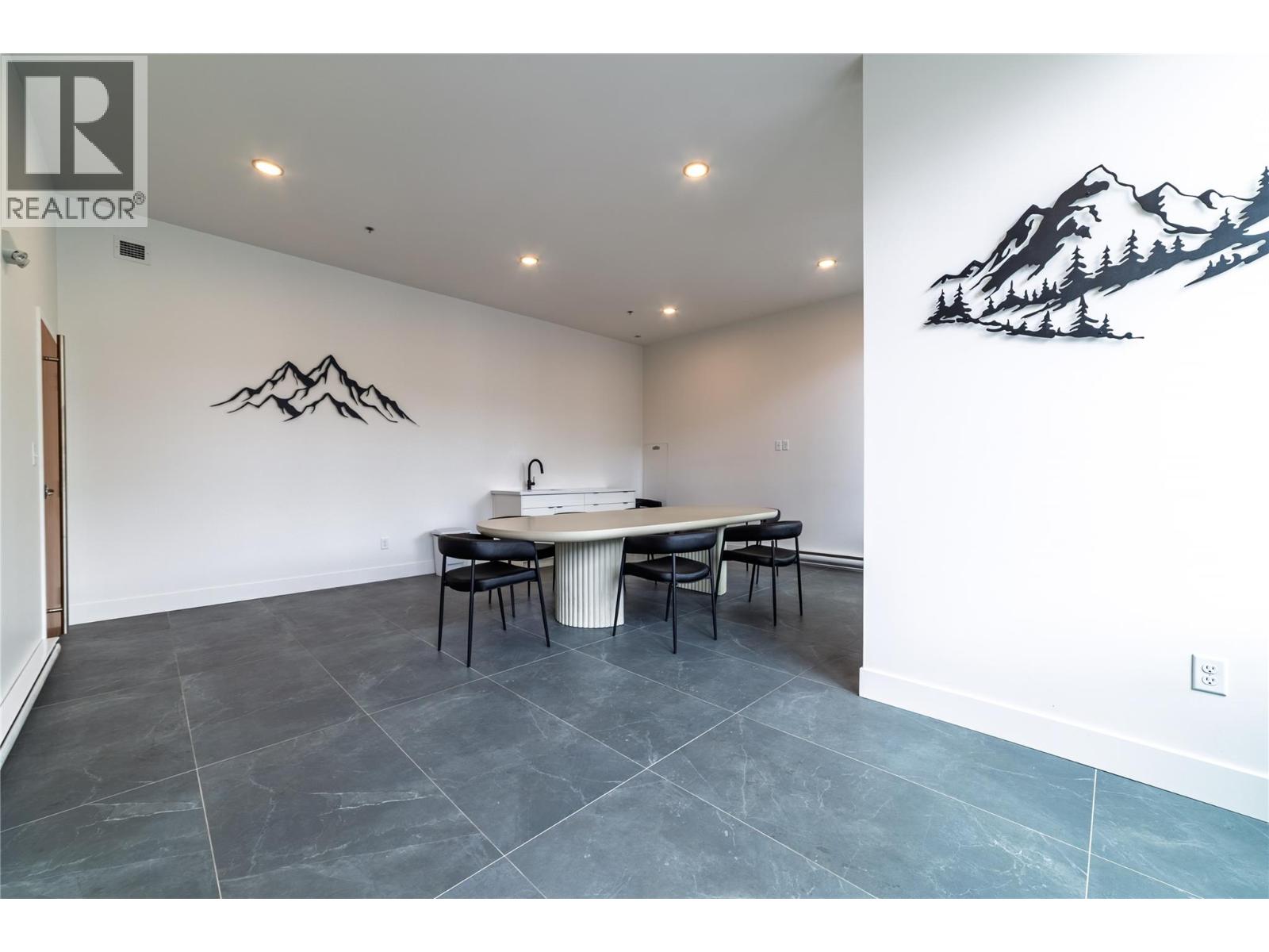 514 VICTORIA Street Unit# 207, Nelson