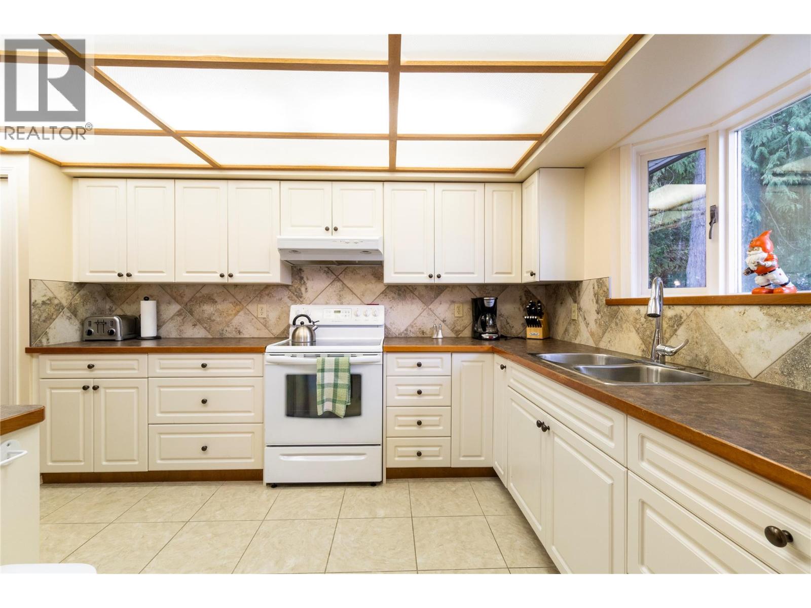 6807 Squilax - Anglemont Road, Magna Bay