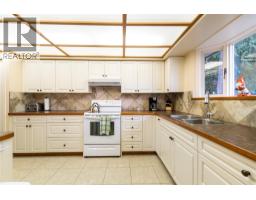 6807 Squilax - Anglemont Road, Magna Bay, BC V0E1M7 Photo 13