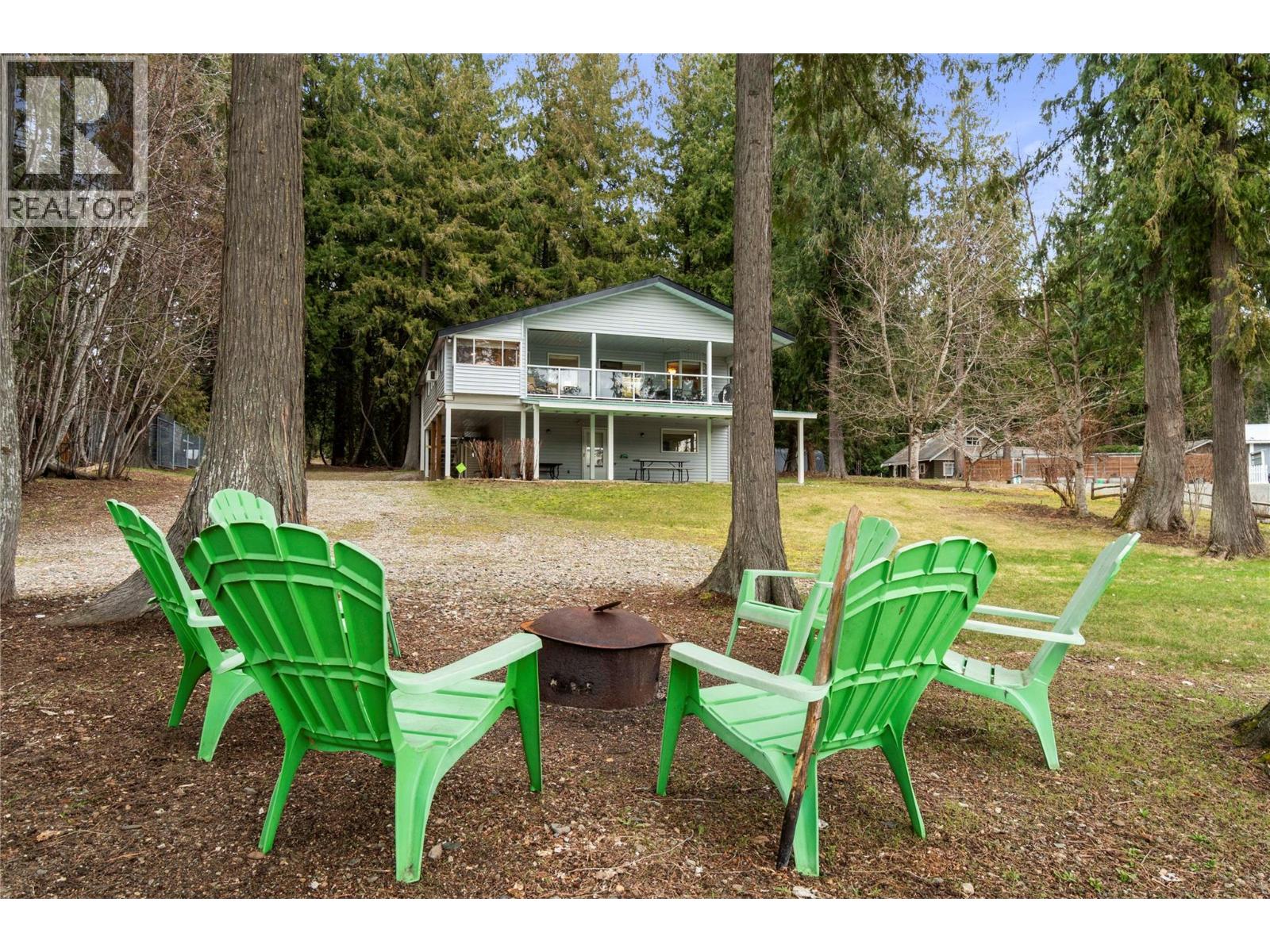 6807 Squilax - Anglemont Road - 2