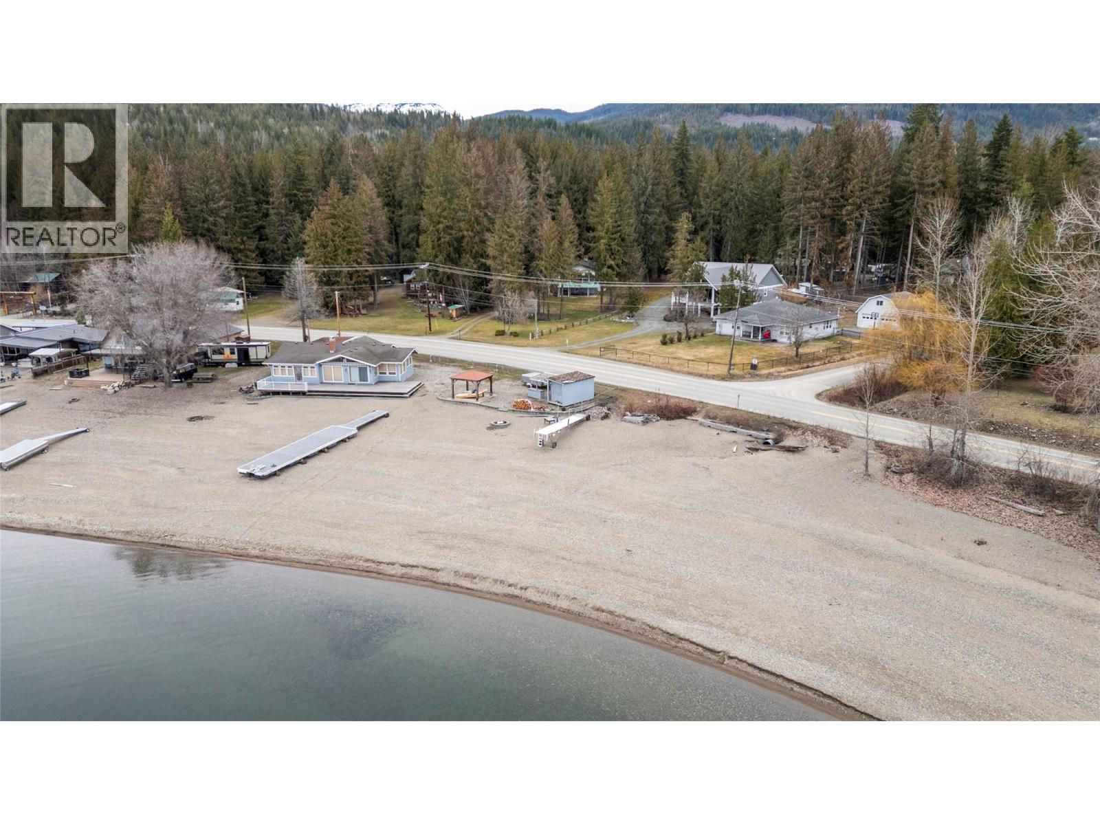 6807 Squilax - Anglemont Road - 4