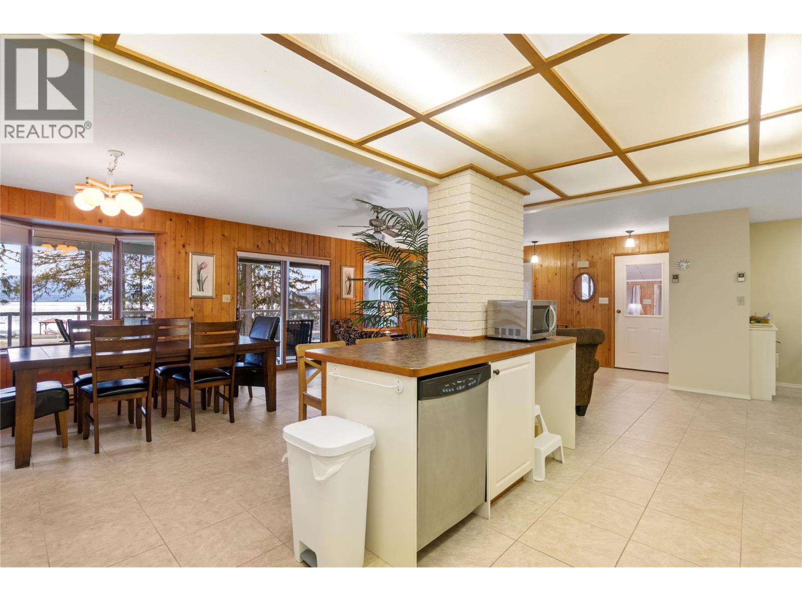 6807 Squilax - Anglemont Road, Magna Bay