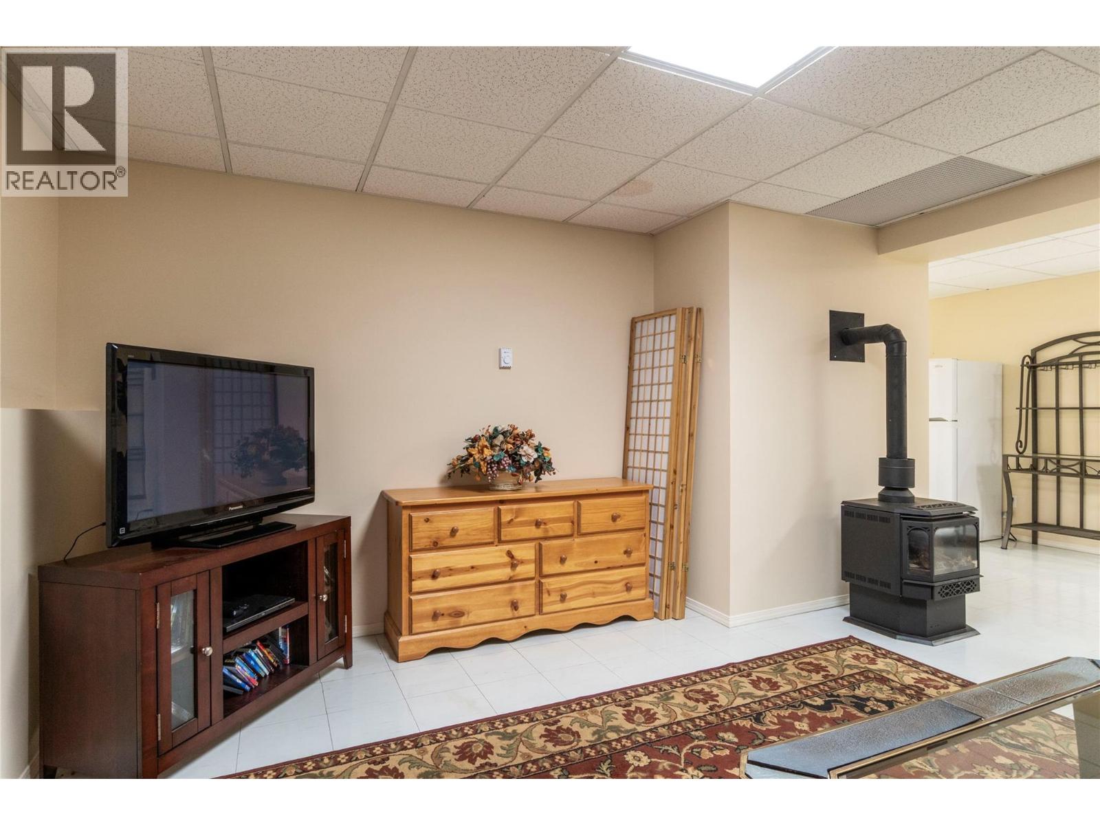 6807 Squilax - Anglemont Road - 40