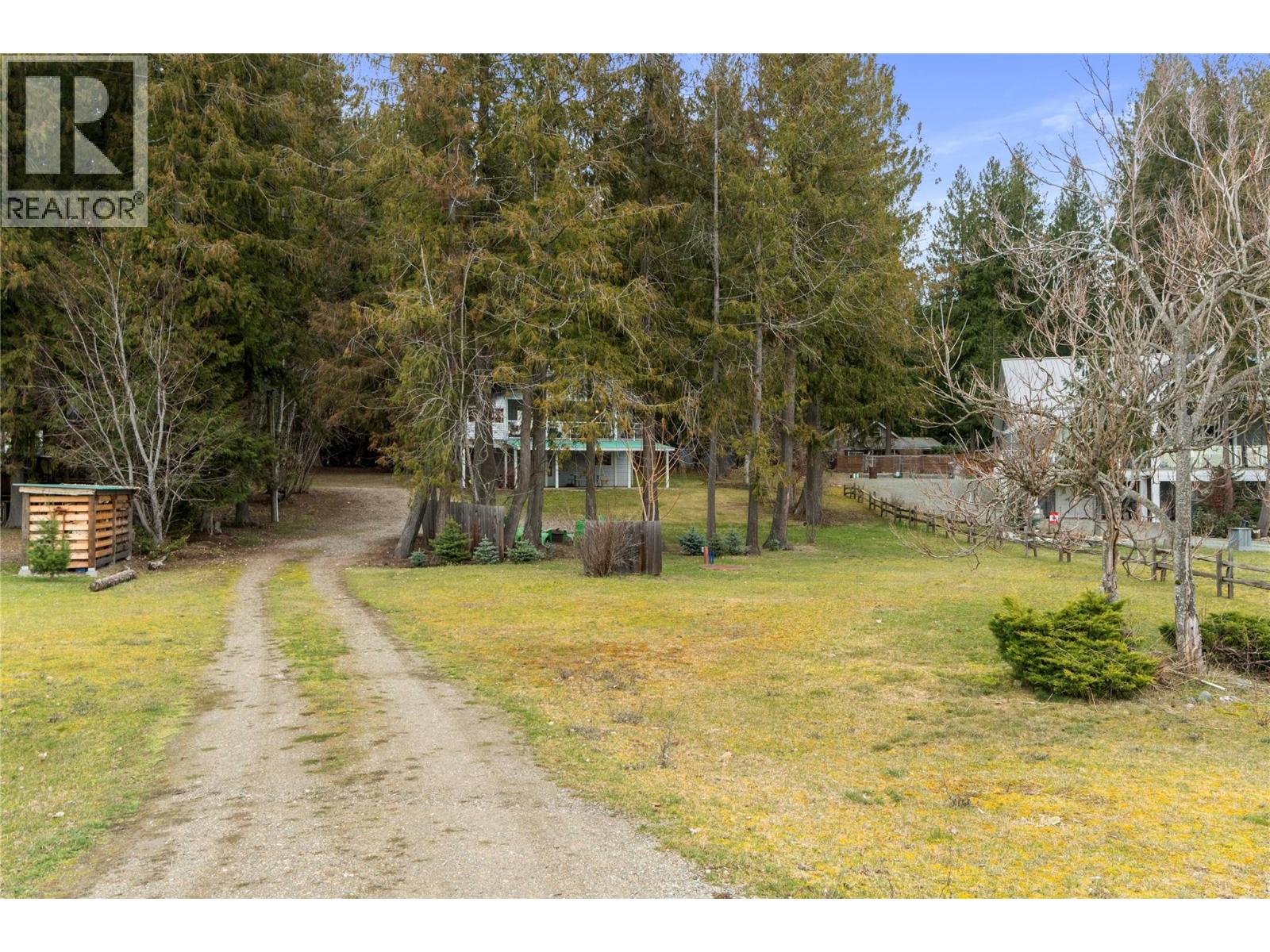 6807 Squilax - Anglemont Road - 53