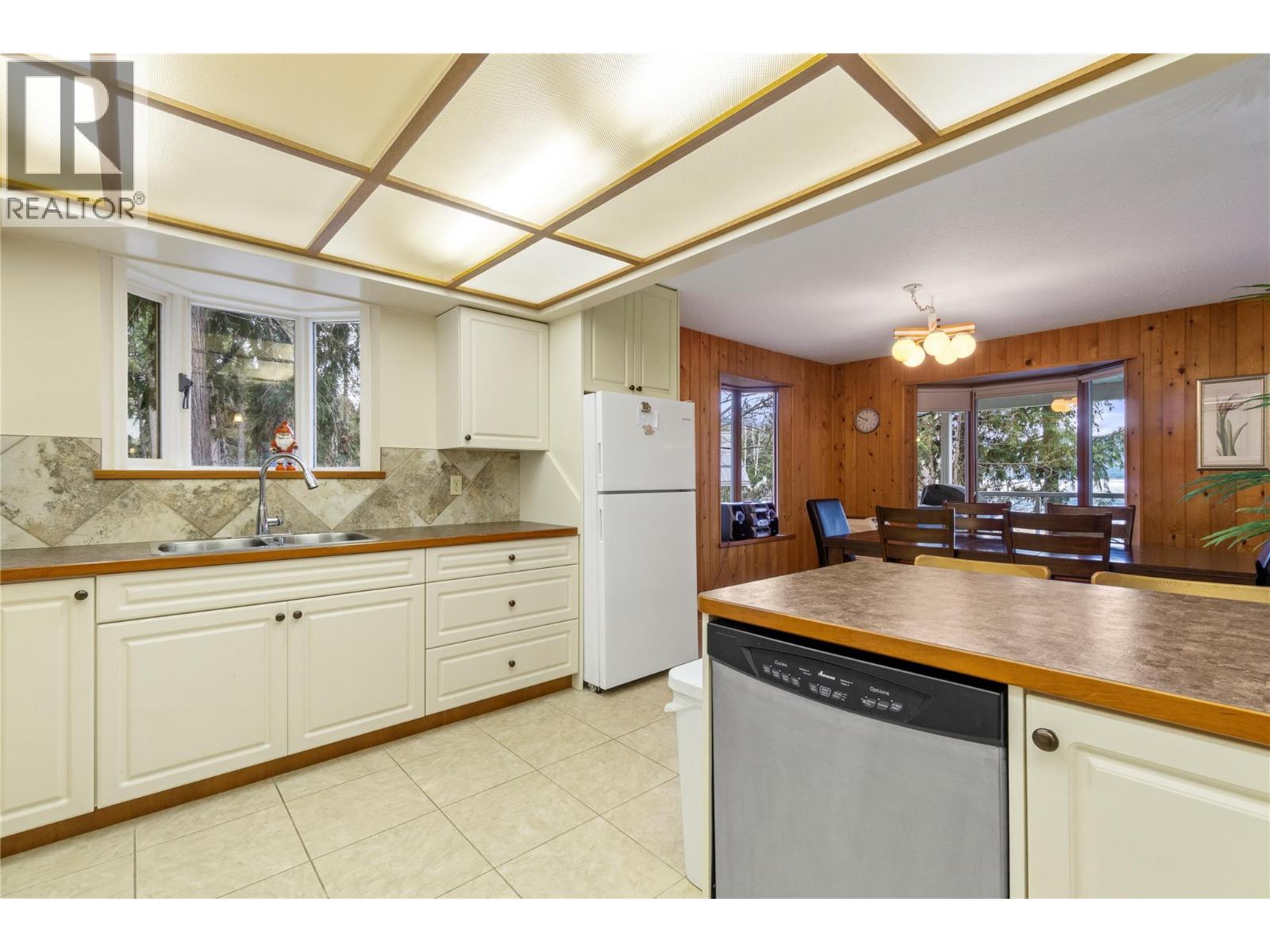 6807 Squilax - Anglemont Road, Magna Bay