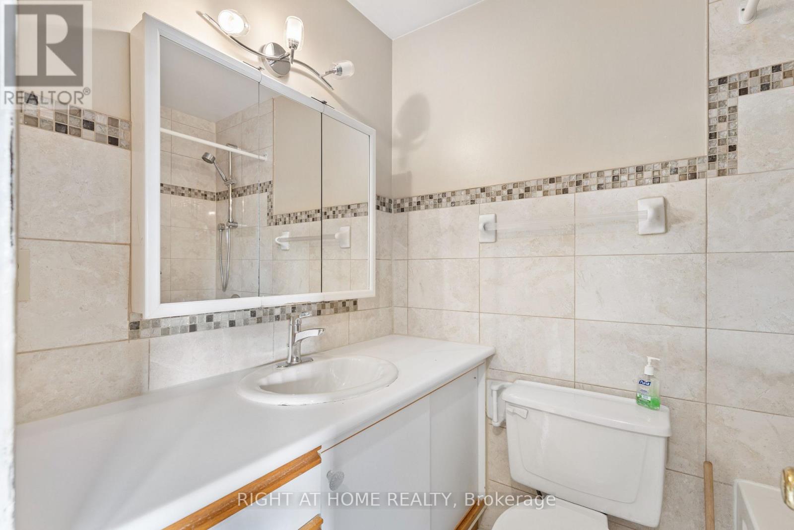 #66 91 MUIR DRIVE - 26