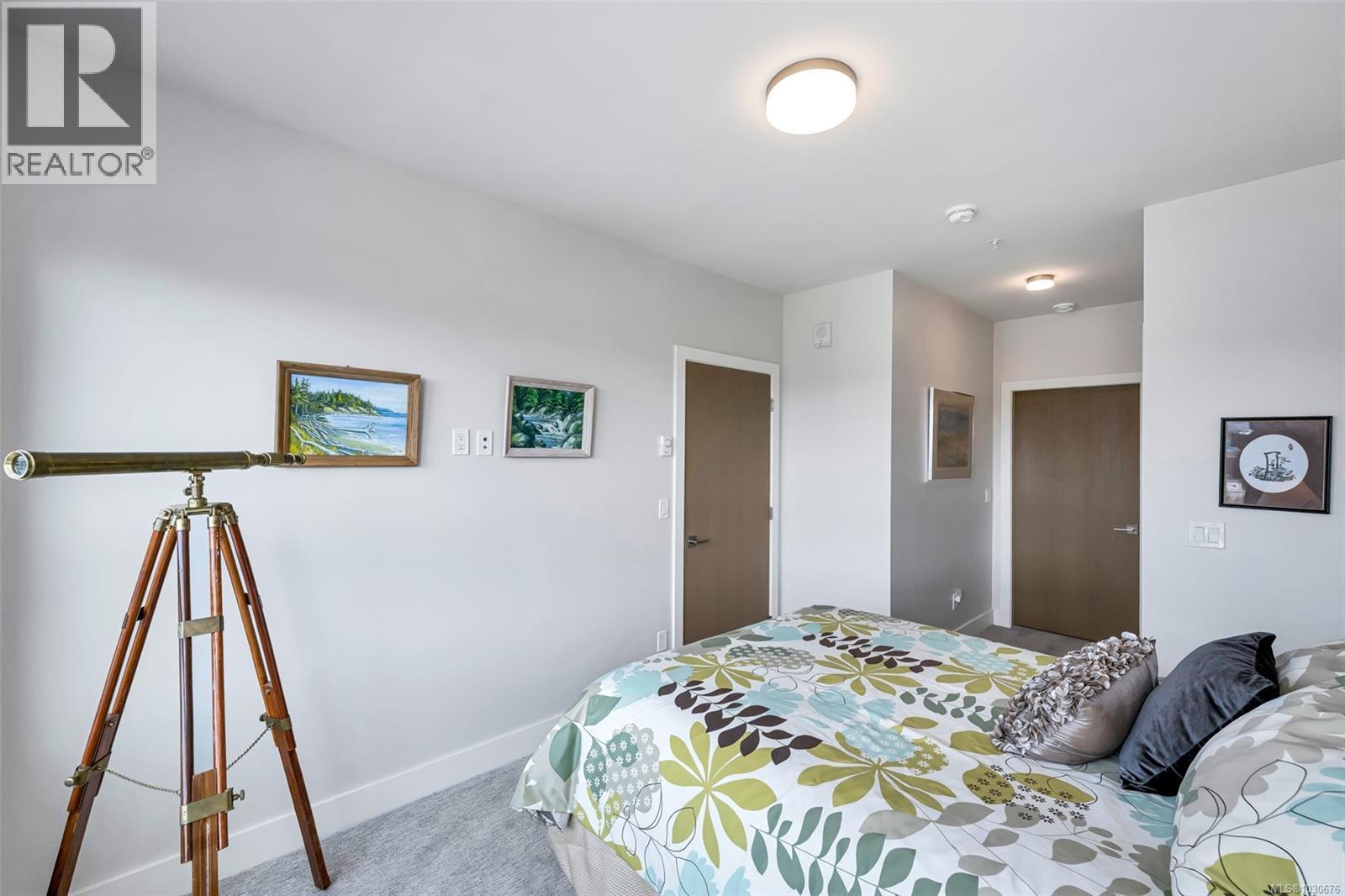 907 622 Admirals Road, Esquimalt