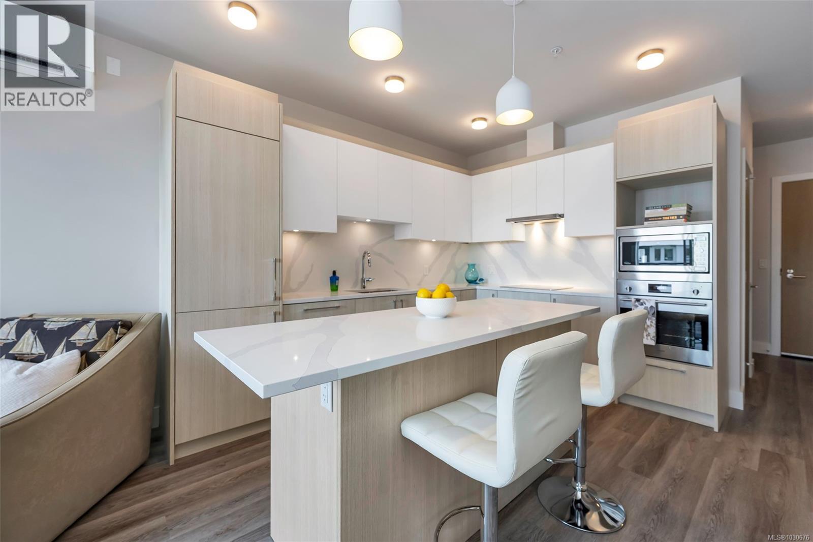 907 622 Admirals Road, Esquimalt