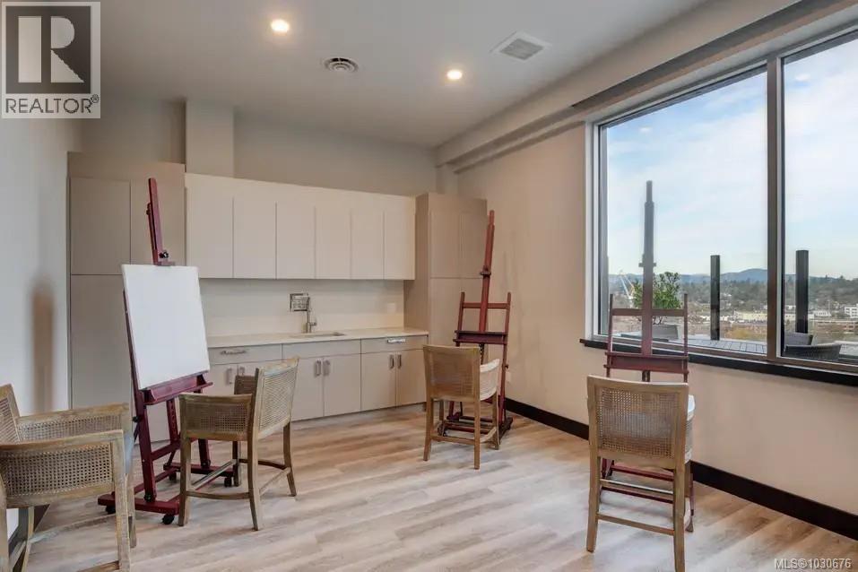 907 622 Admirals Road, Esquimalt