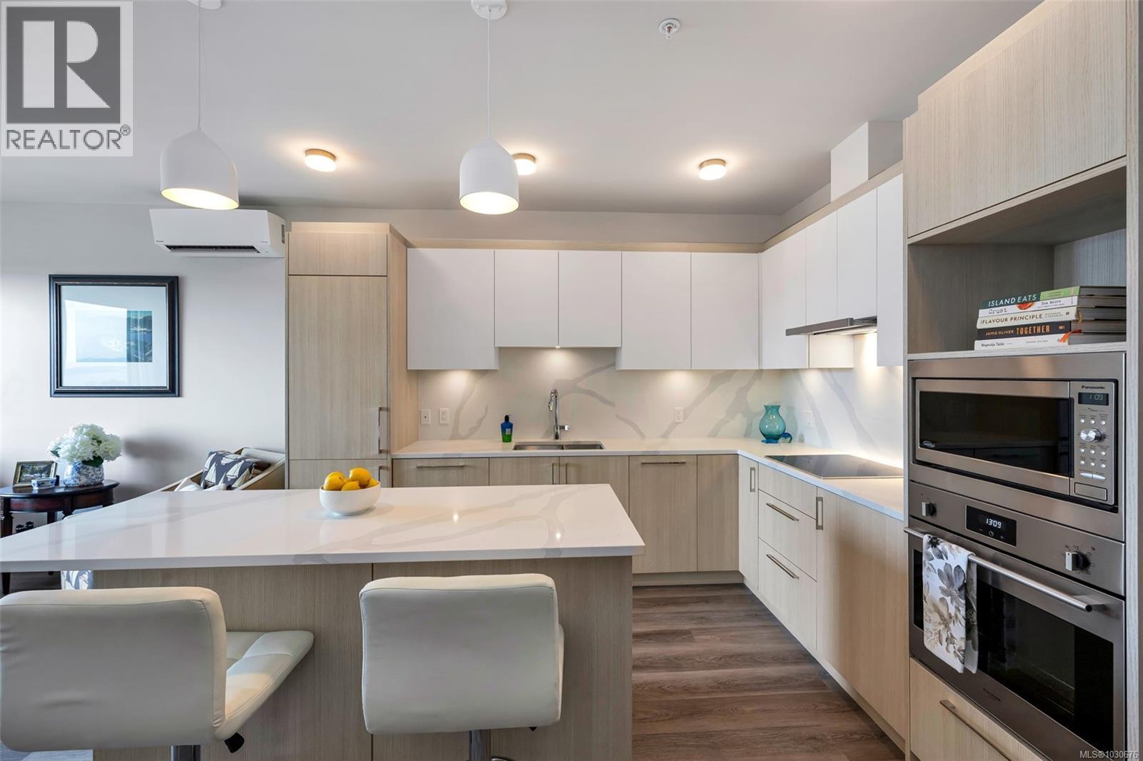 907 622 Admirals Road, Esquimalt