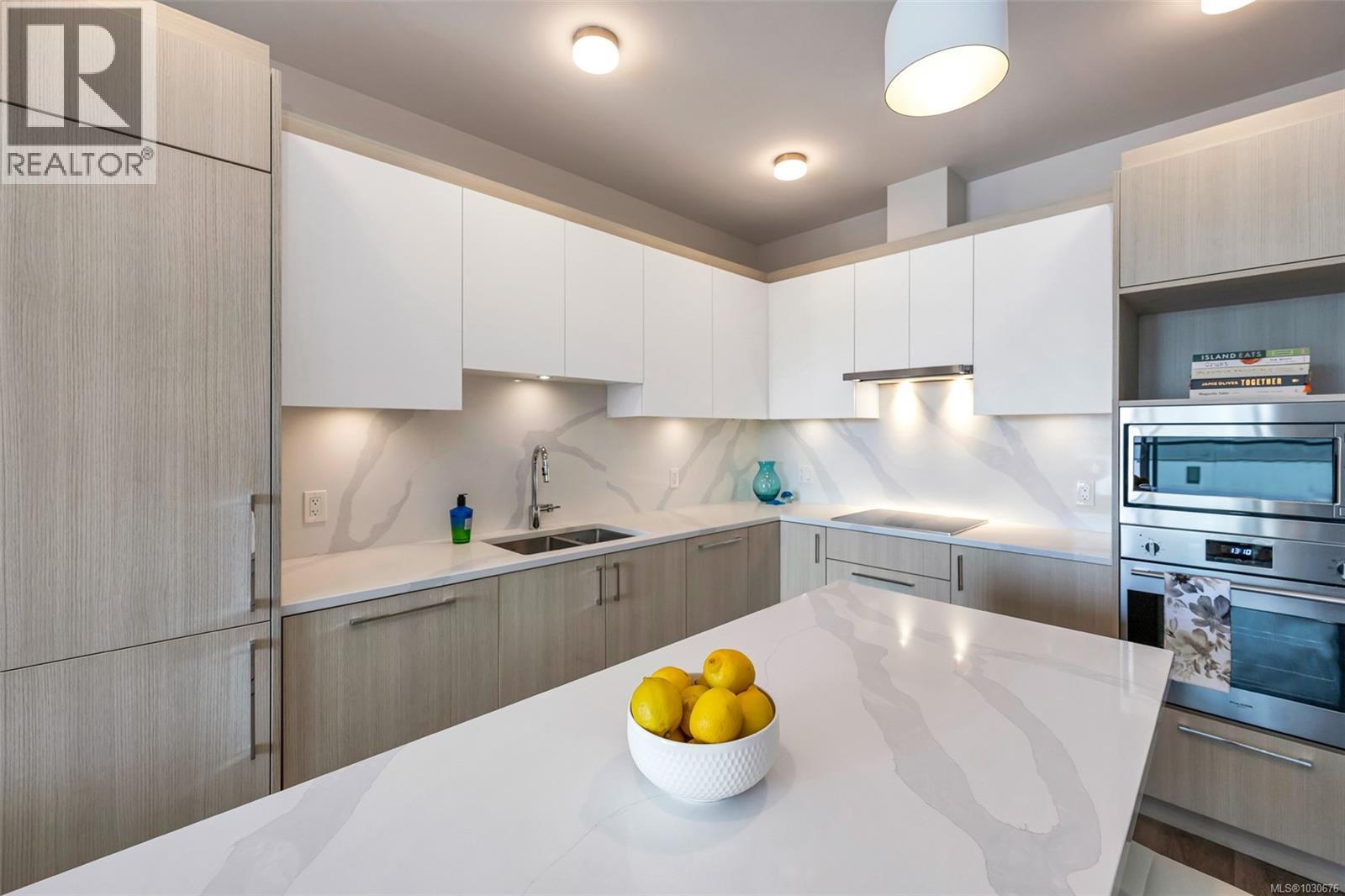 907 622 Admirals Road, Esquimalt