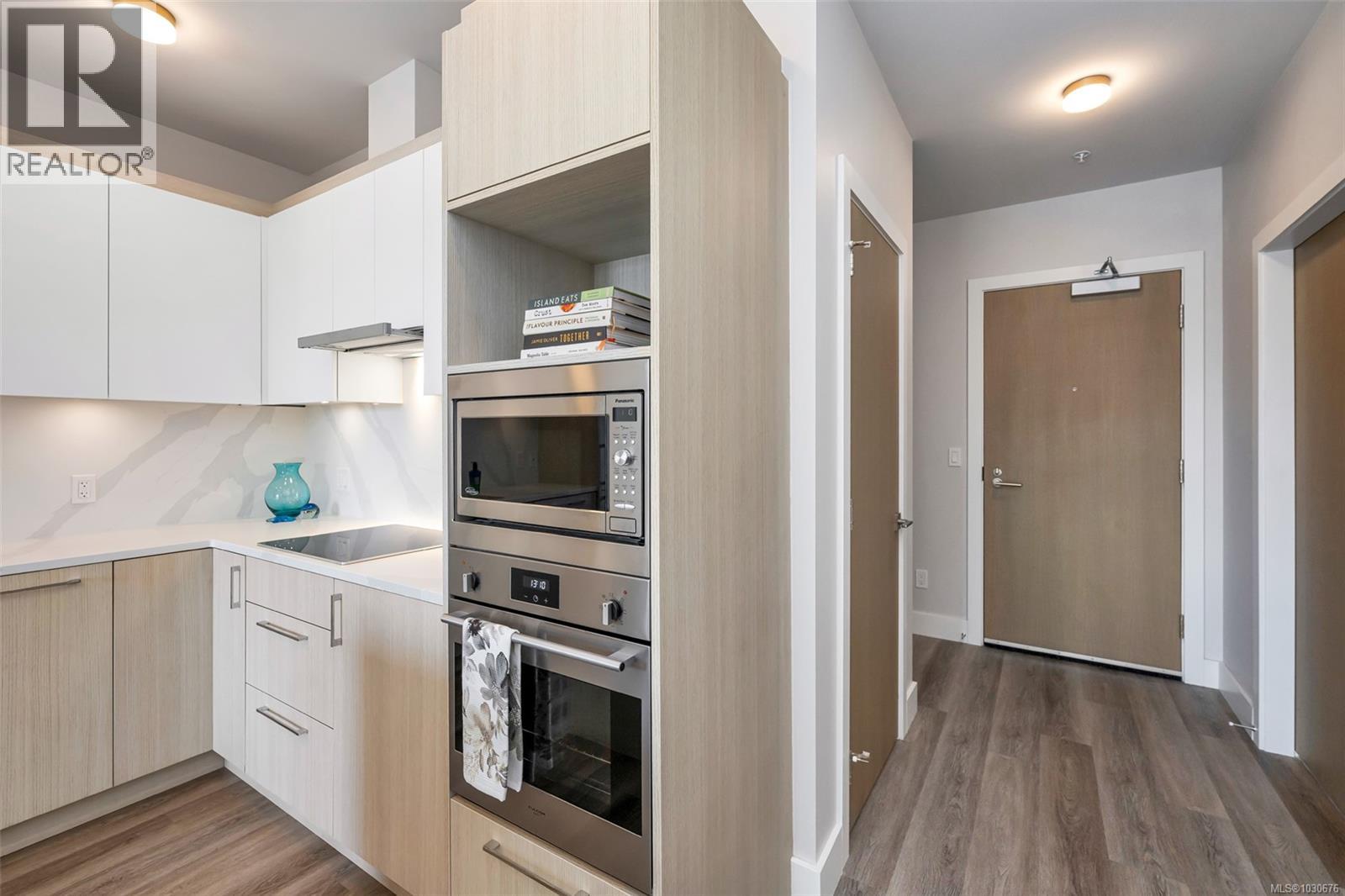 907 622 Admirals Road, Esquimalt