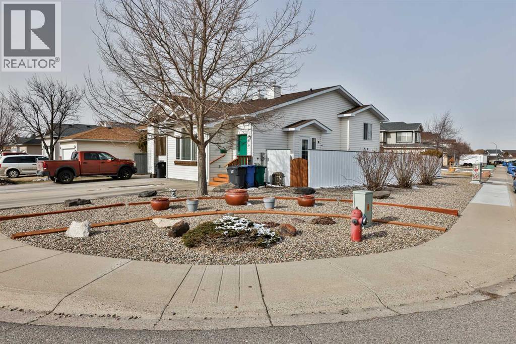 289 COUGAR WAY N - Image 2