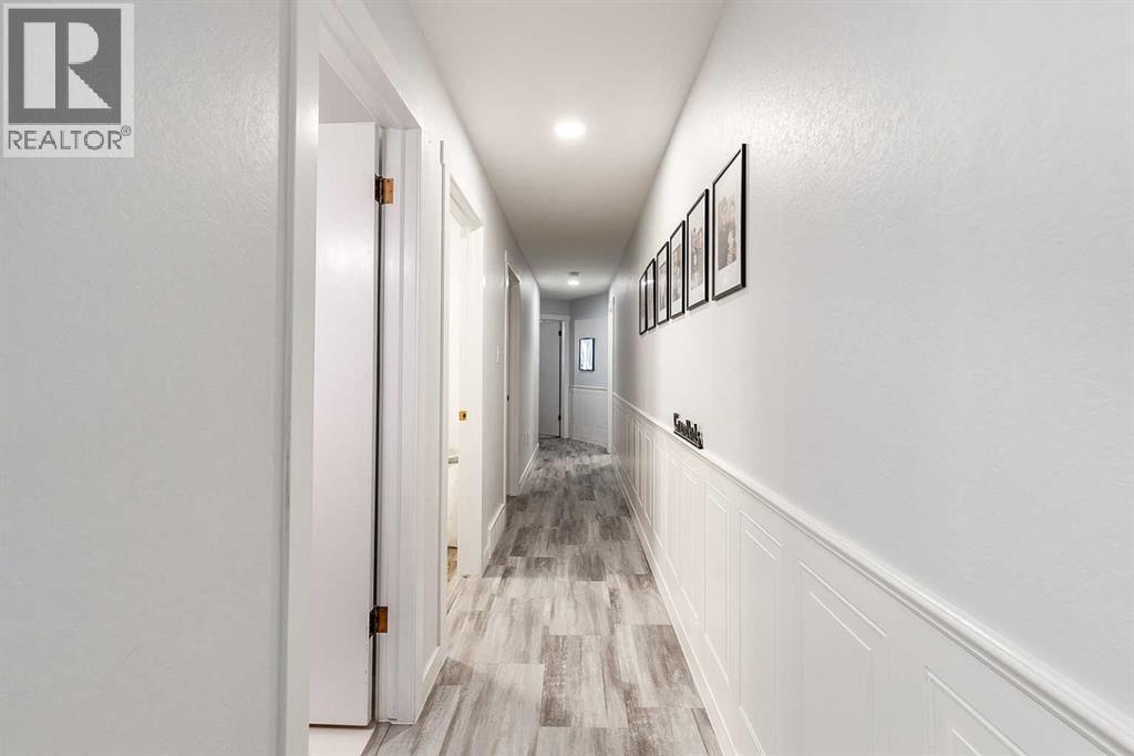 #1 1165 16 STREET NE - 27