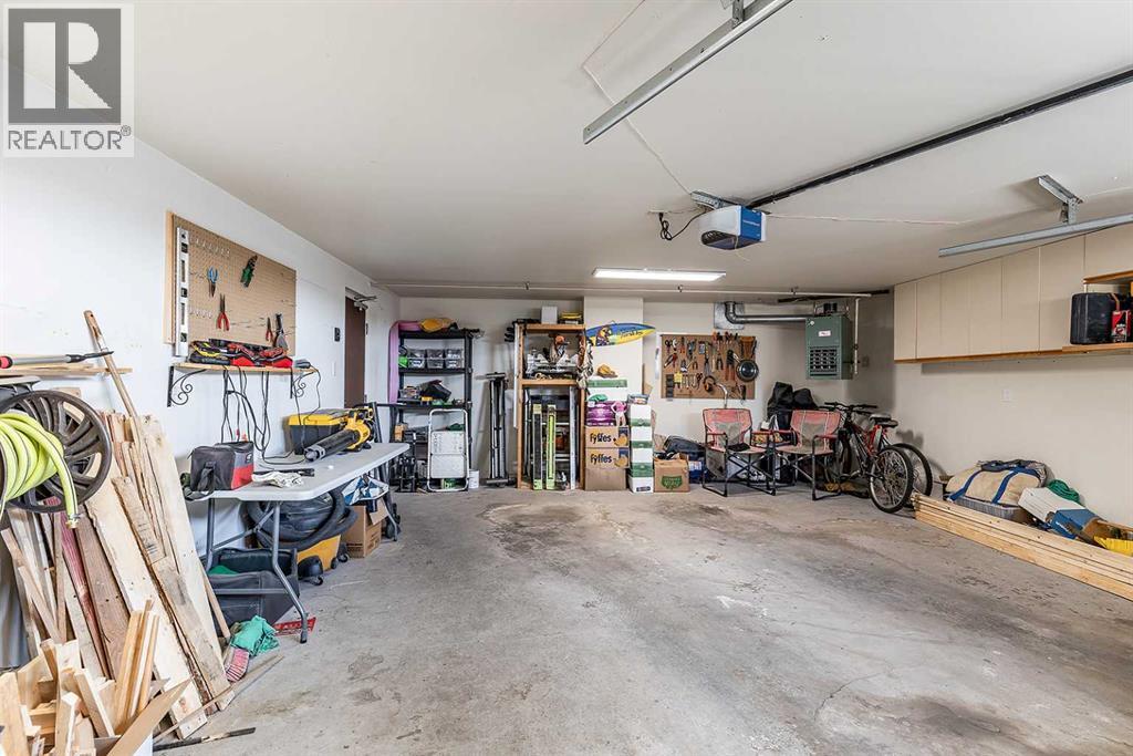 #1 1165 16 STREET NE - 46