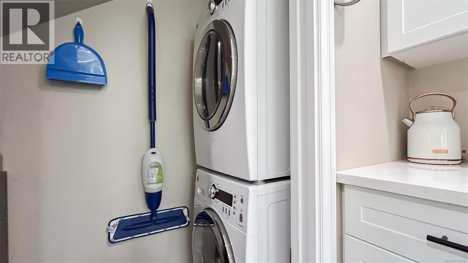 #403 2823 JACKLIN RD - 18