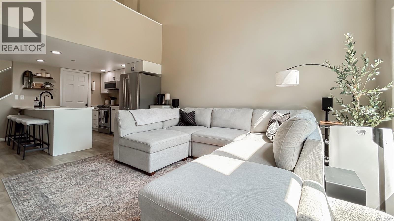 #403 2823 JACKLIN RD - 7