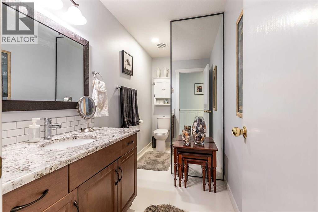 #1 1165 16 STREET NE - 24