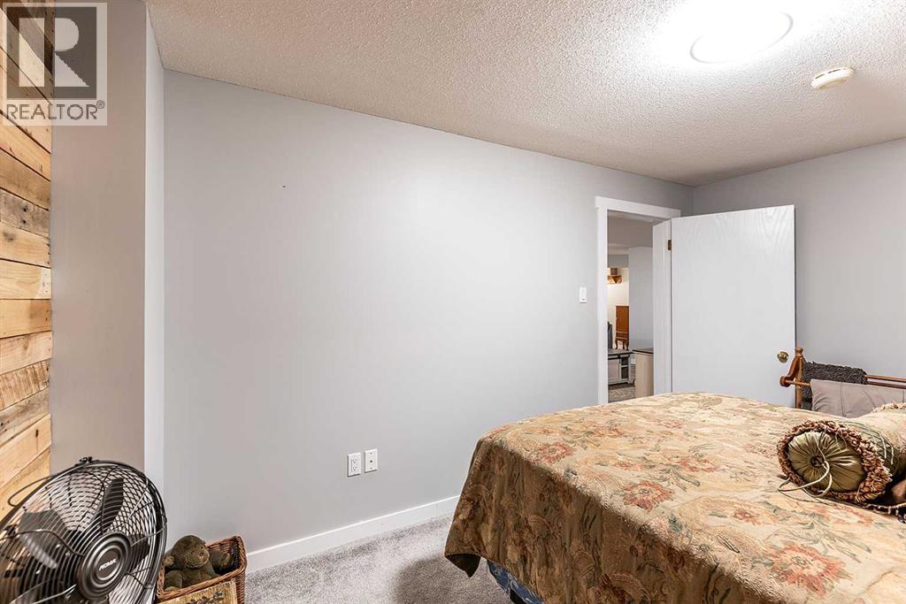 #1 1165 16 STREET NE - 40