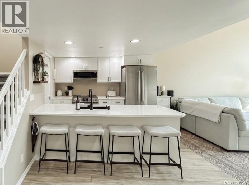 #403 2823 JACKLIN RD - Image 3