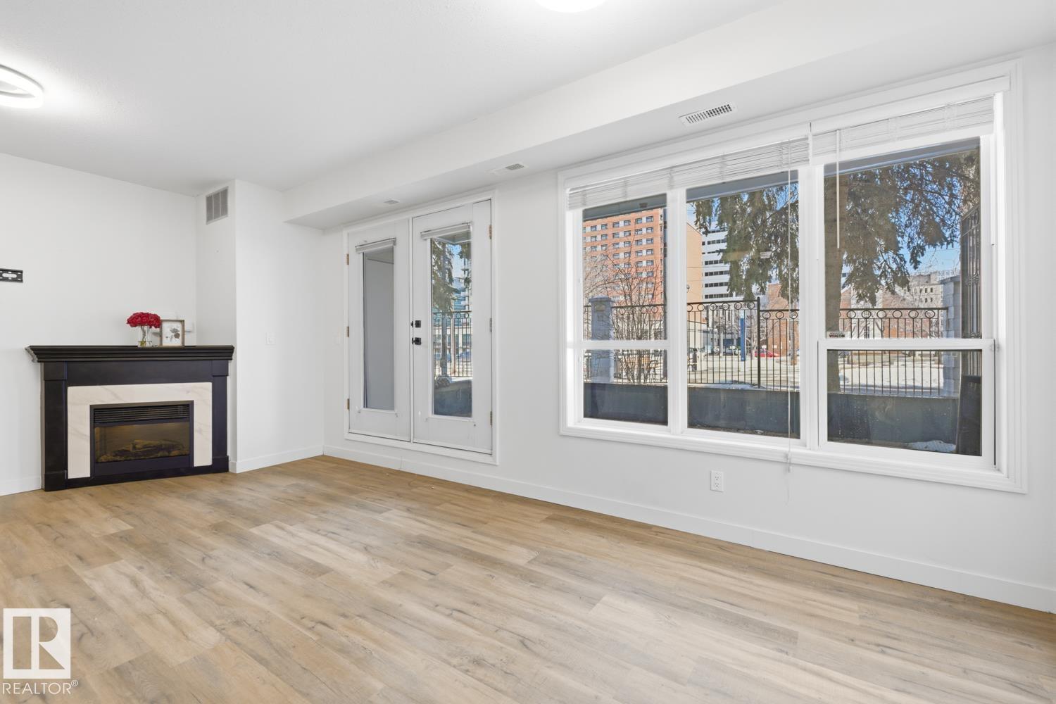 #124 10023 110 ST NW - 20