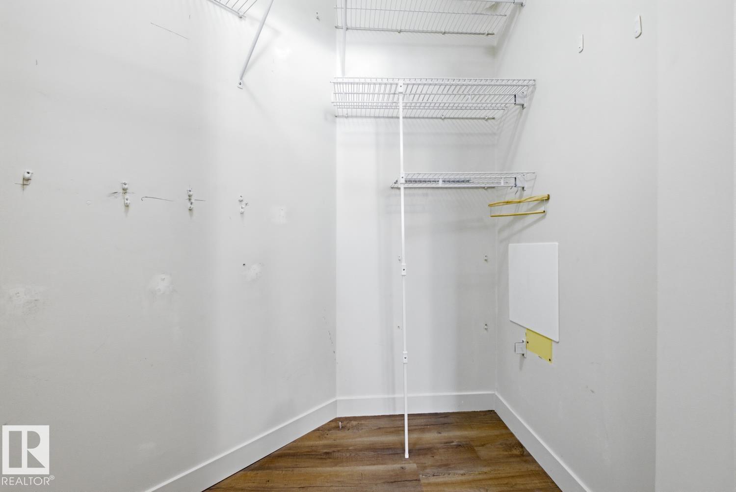 #124 10023 110 ST NW - 26