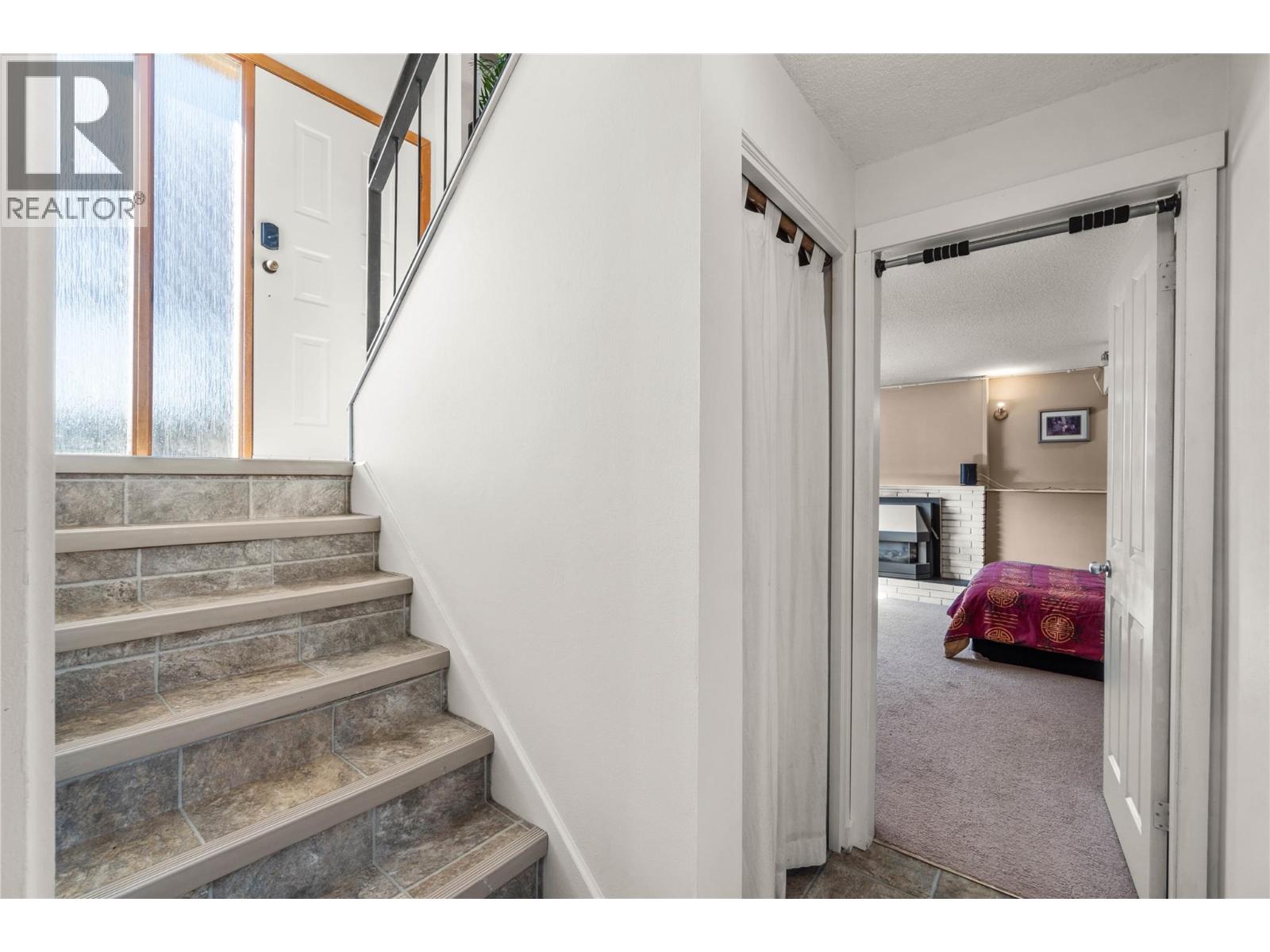 612 GORDONEL ROAD - 18