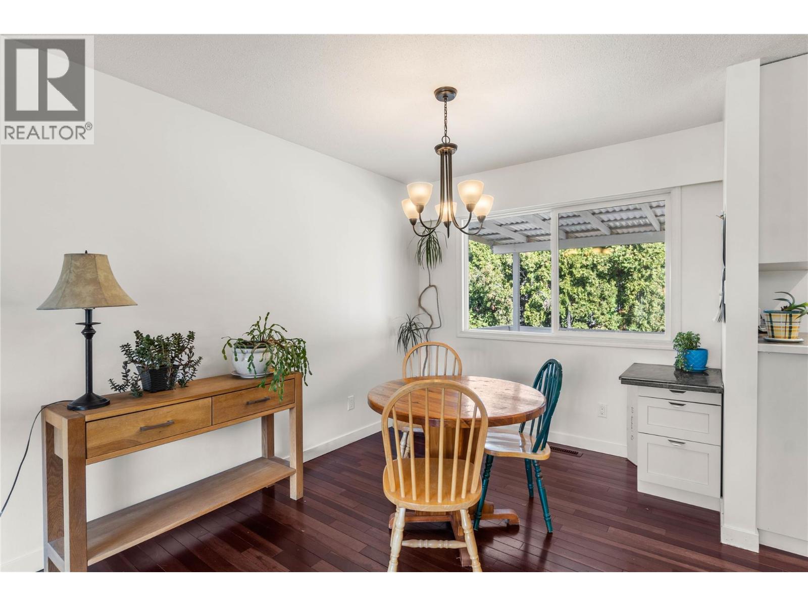 612 GORDONEL ROAD - 9