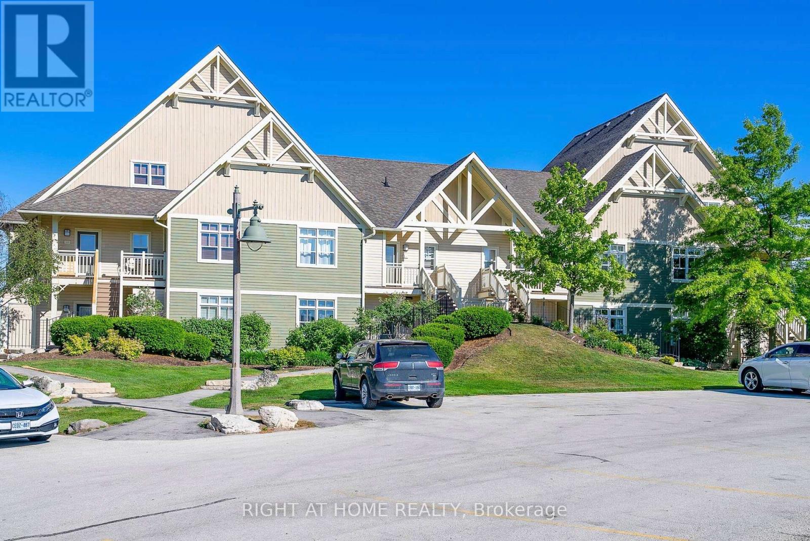 #124 125 FAIRWAY COURT - 1